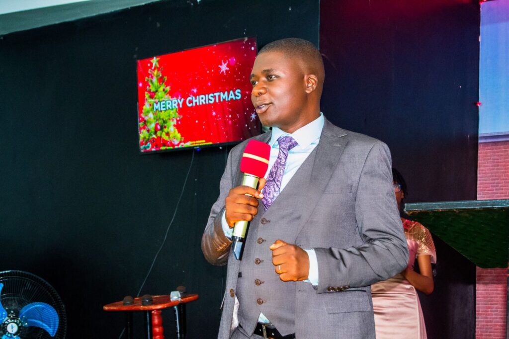 Dr Gilbert speaking to crowd